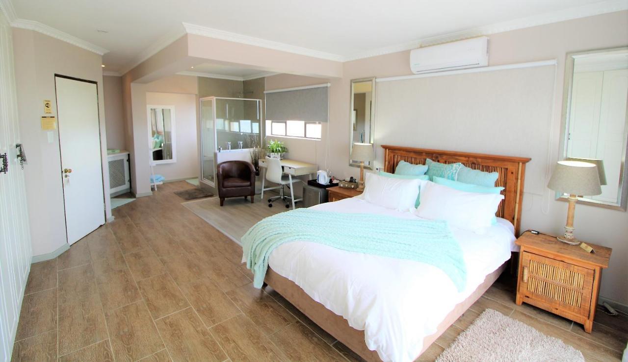 Cove View B&B East London Bagian luar foto